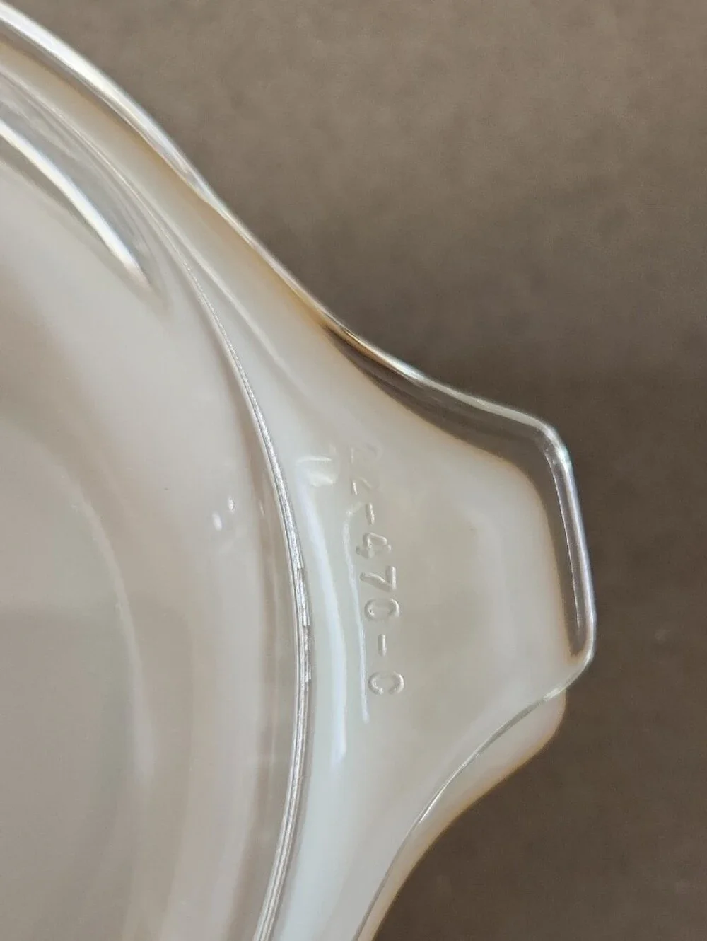 Vintage Pyrex Butterfly Gold 473-B 1 qt casserole dish with lid